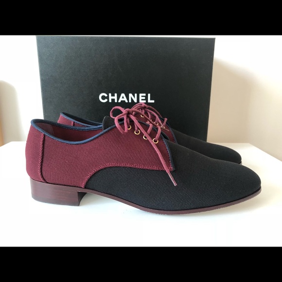 🔥SOLD🔥Chanel NIB Lace Up Oxford Burgundy/Black - Picture 4 of 8